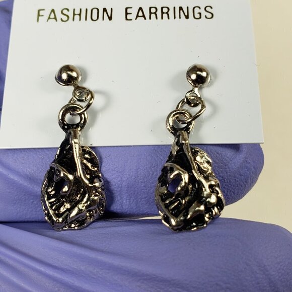 Women's Stunning Polished Silver tone & Black Drop Dangle Earrings, 1-inch - Picture 7 of 8